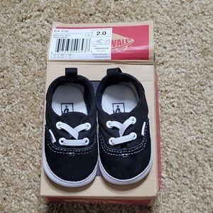 Vans black/true white crib shoes